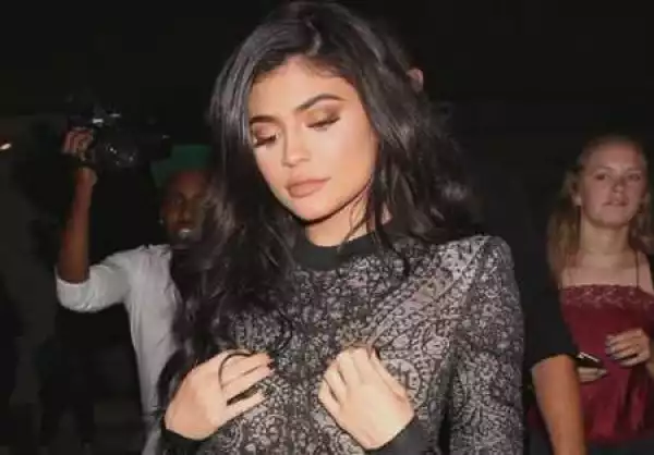 Kylie Jenner & Travis Scott Kiss In Public As Romance Rumours Heat Up